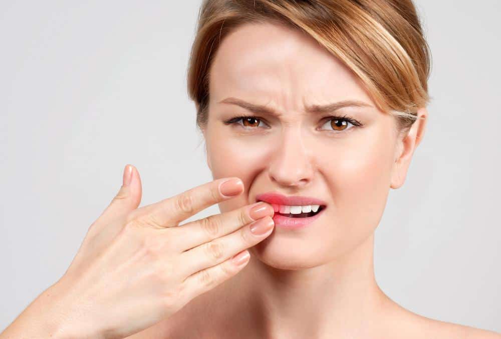 Does Laser Teeth Whitening Hurt or Cause Sensitivity Hempstead?