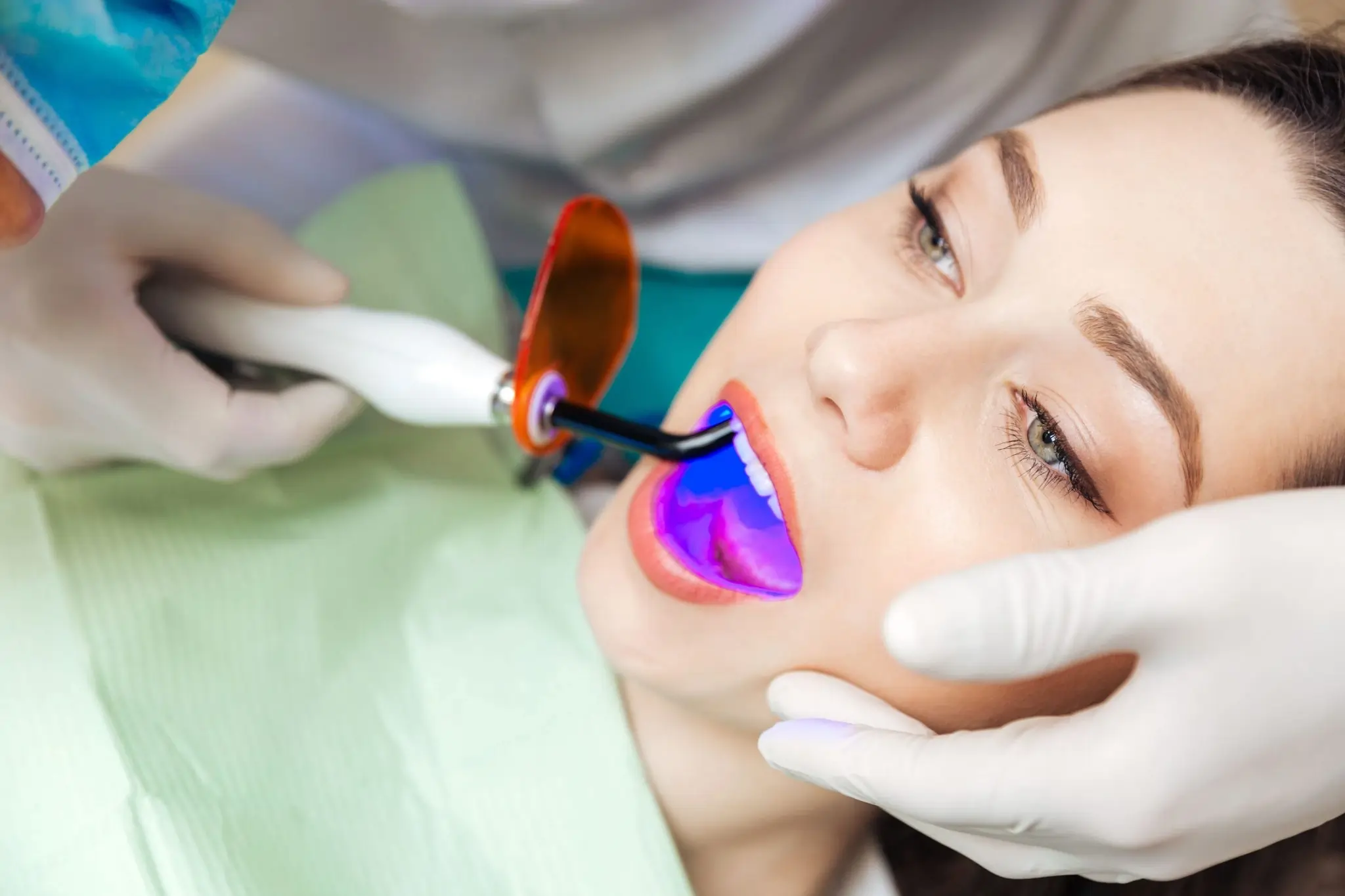 How Do You Choose the Right Teeth Whitening Hempstead Option for Your Smile?